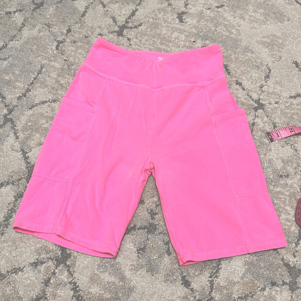 Pink bike shorts 💓
